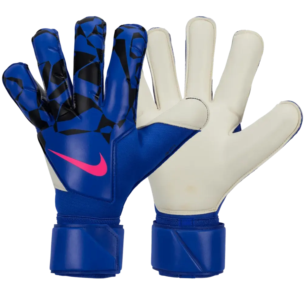 Nike Grip3 Attack Pack