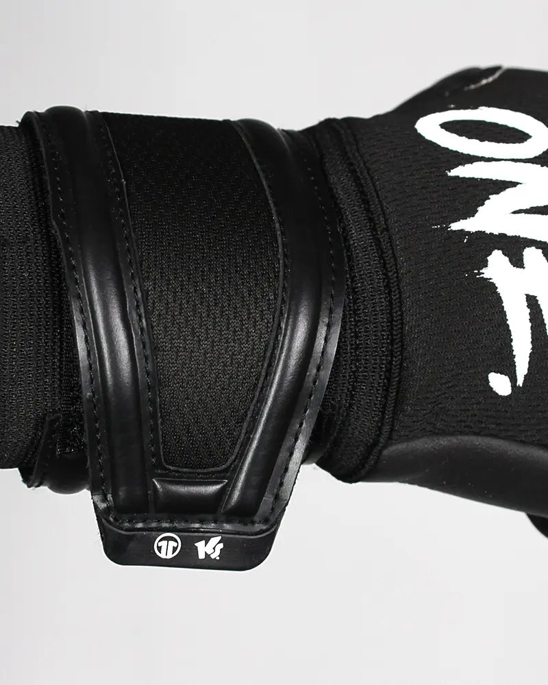 Reusch Attrakt Infinity Alpha Blackout #KsEdition