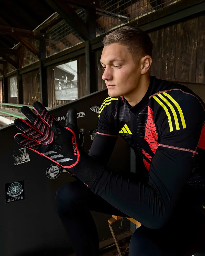 adidas Predator Pro Stealth Victory